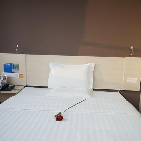 7Days Inn Luoyang Nanchang Road Wangfujing Екстер'єр фото